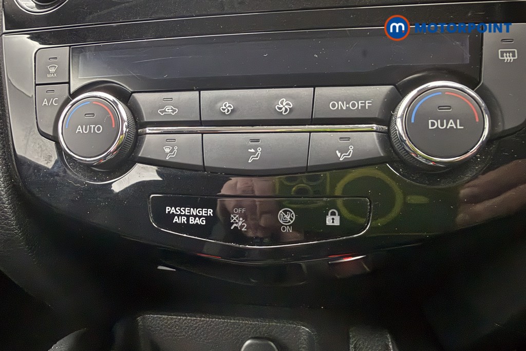 Nissan Qashqai Acenta Premium Manual Diesel SUV - Stock Number (1635393) - 16th supplementary image