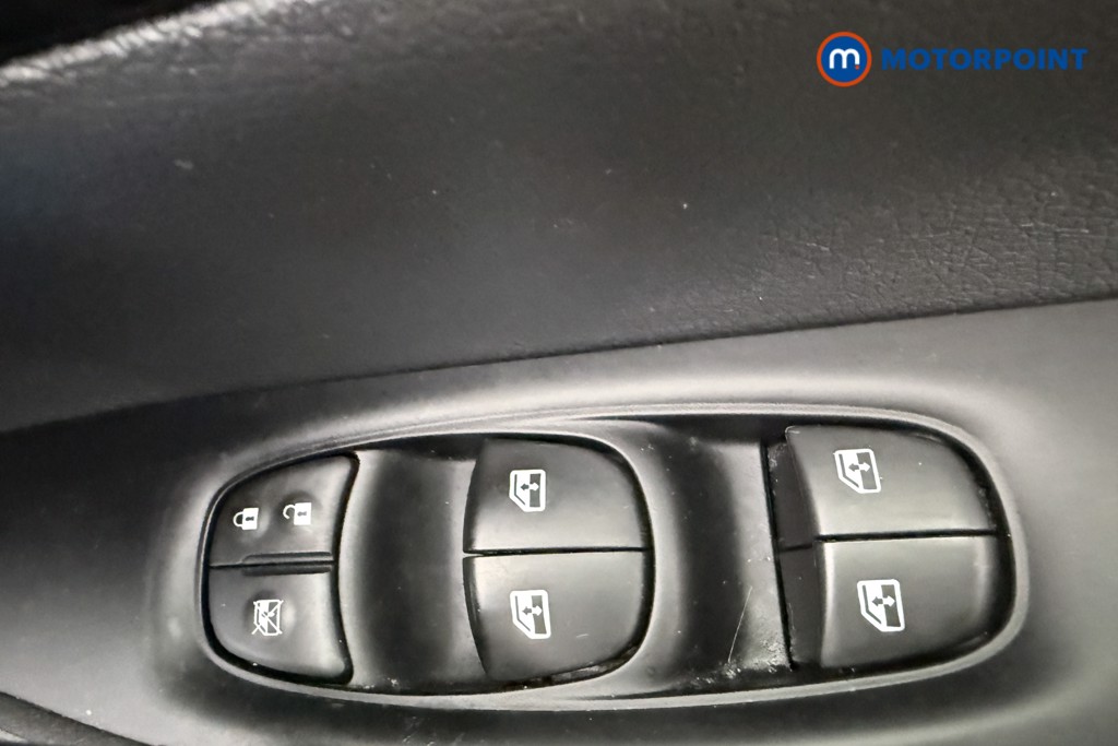 Nissan Qashqai Acenta Premium Manual Diesel SUV - Stock Number (1635393) - 19th supplementary image