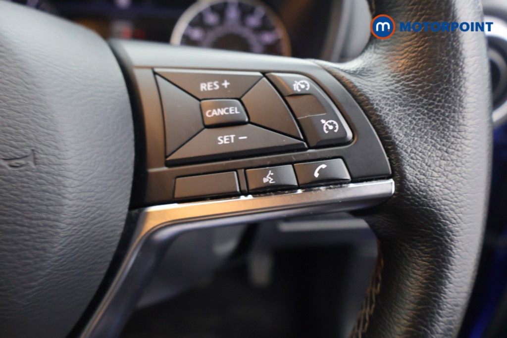 Nissan Juke N-Connecta Manual Petrol SUV - Stock Number (1635819) - 4th supplementary image