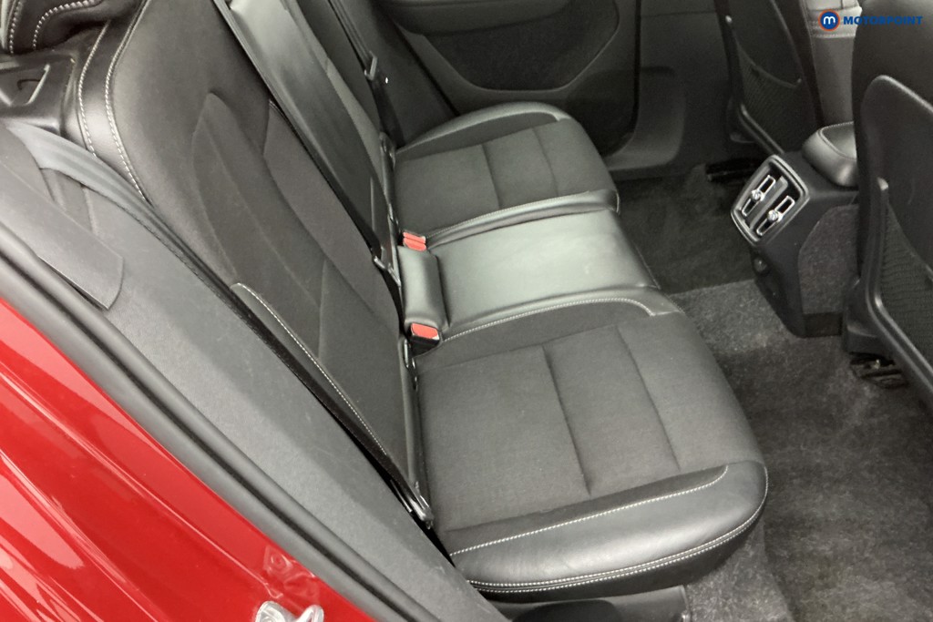 Volvo Xc40 Momentum Automatic Petrol SUV - Stock Number (1636884) - 4th supplementary image