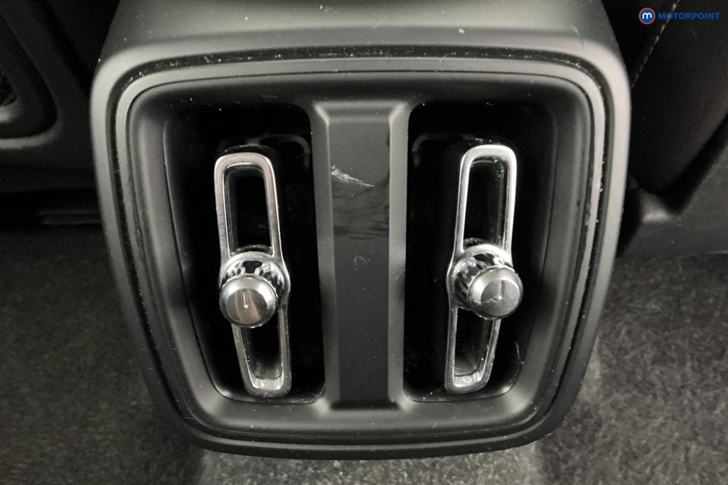 Volvo Xc40 Momentum Automatic Petrol SUV - Stock Number (1636884) - 10th supplementary image