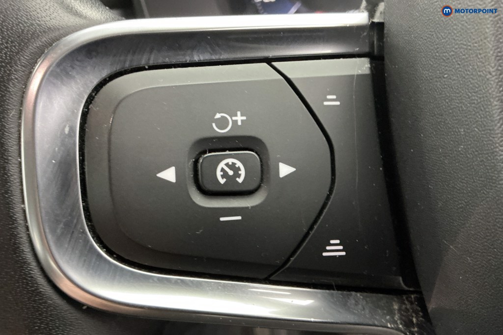 Volvo Xc40 Momentum Automatic Petrol SUV - Stock Number (1636884) - 19th supplementary image