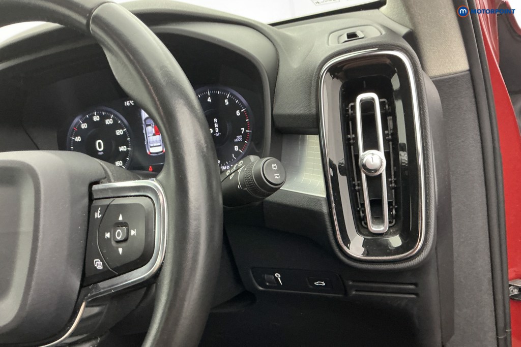 Volvo Xc40 Momentum Automatic Petrol SUV - Stock Number (1636884) - 21st supplementary image