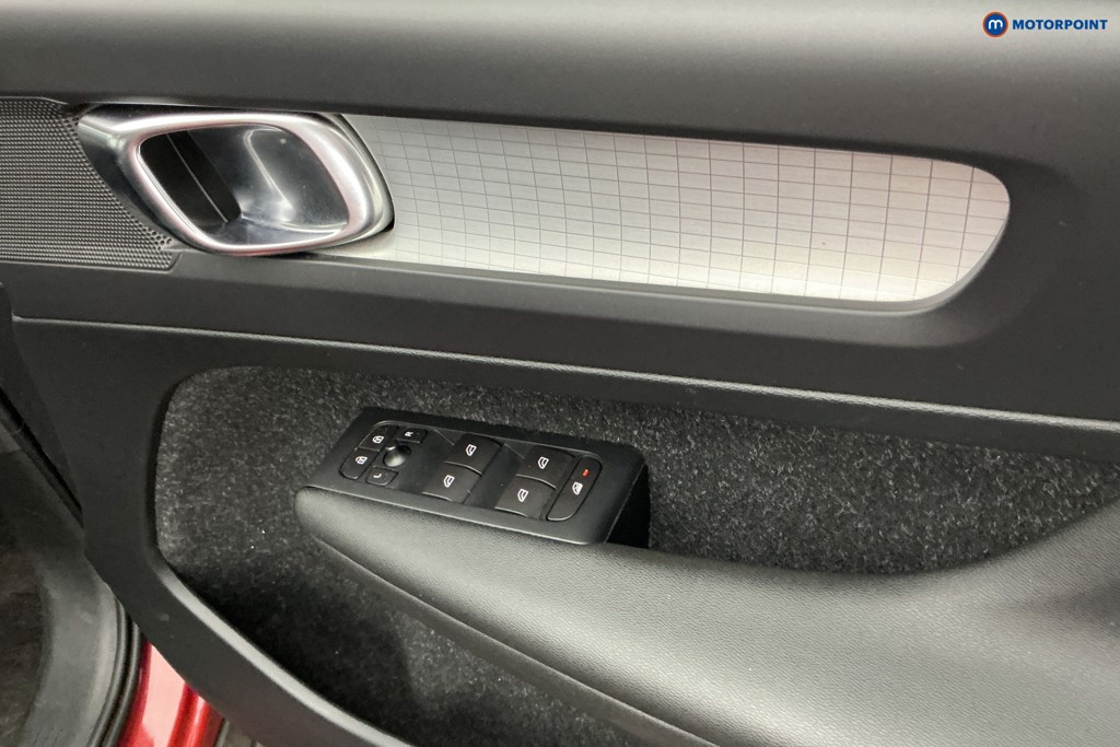 Volvo Xc40 Momentum Automatic Petrol SUV - Stock Number (1636884) - 24th supplementary image