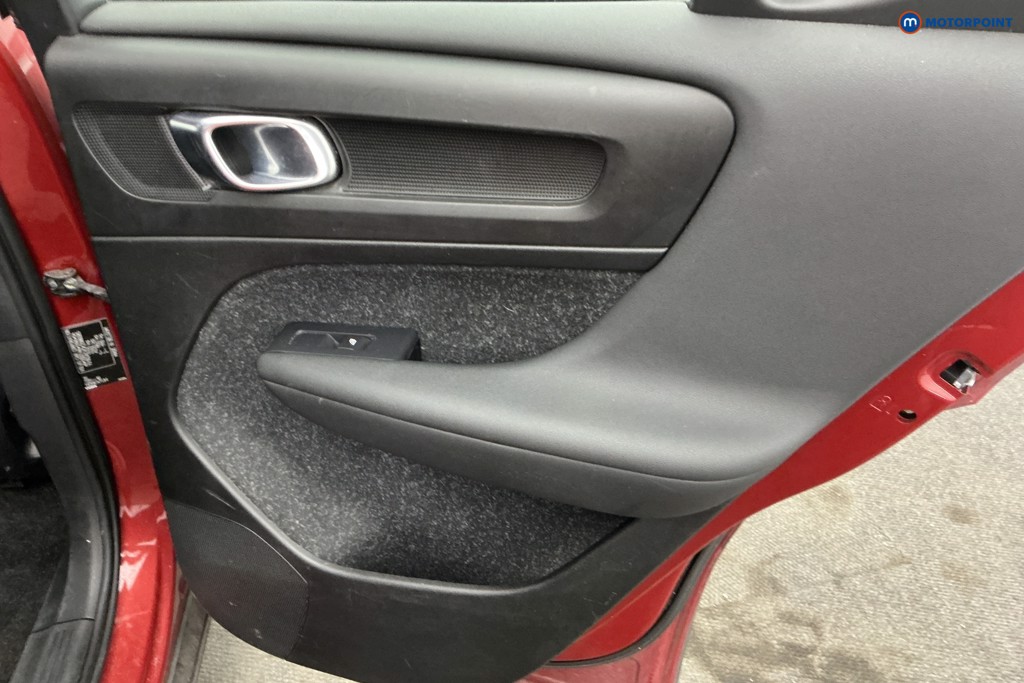 Volvo Xc40 Momentum Automatic Petrol SUV - Stock Number (1636884) - 25th supplementary image