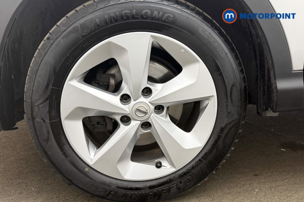 Nissan Qashqai Acenta Premium Manual Petrol SUV - Stock Number (1636955) - 1st supplementary image