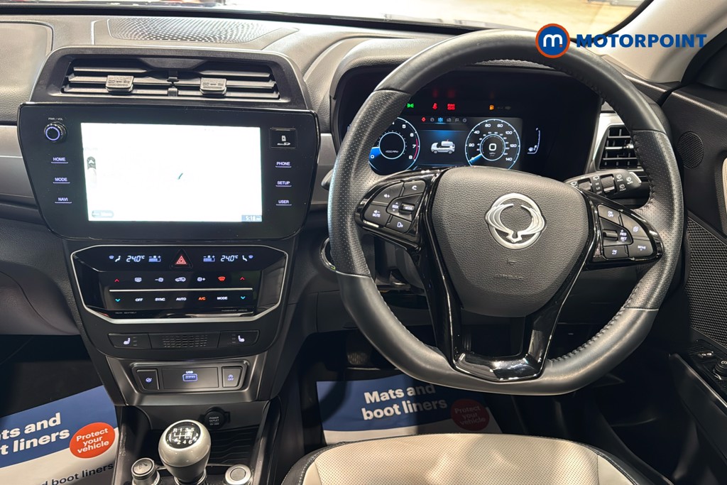 Ssangyong Tivoli Ultimate Manual Petrol SUV - Stock Number (1639200) - 2nd supplementary image