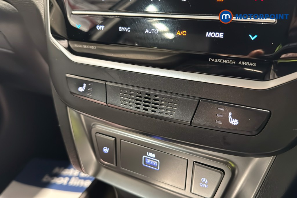 Ssangyong Tivoli Ultimate Manual Petrol SUV - Stock Number (1639200) - 14th supplementary image
