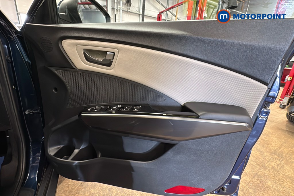 Ssangyong Tivoli Ultimate Manual Petrol SUV - Stock Number (1639200) - 19th supplementary image