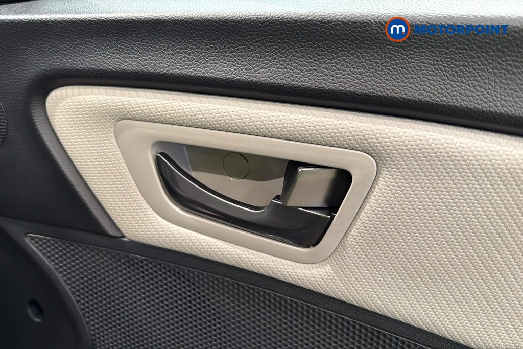Ssangyong Tivoli Ultimate Manual Petrol SUV - Stock Number (1639200) - 42nd supplementary image