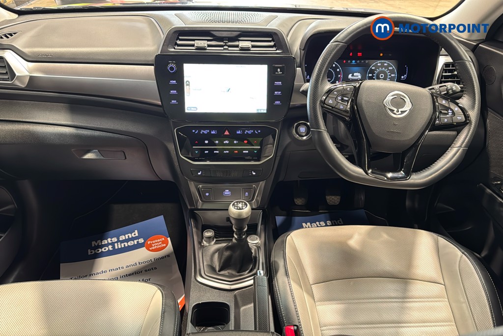 Ssangyong Tivoli Ultimate Manual Petrol SUV - Stock Number (1639200) - 1st supplementary image