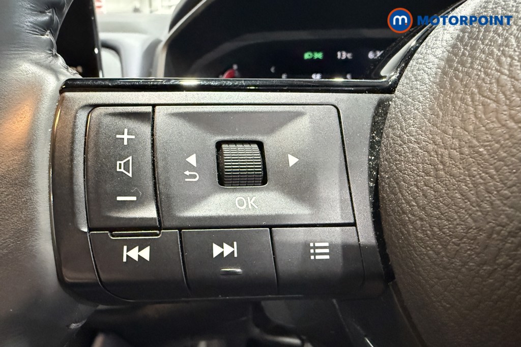 Nissan Qashqai Tekna Automatic Petrol SUV - Stock Number (1639573) - 4th supplementary image