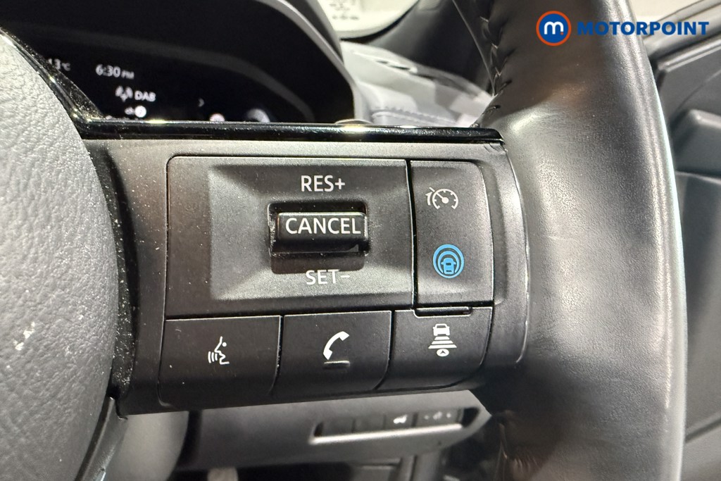Nissan Qashqai Tekna Automatic Petrol SUV - Stock Number (1639573) - 5th supplementary image