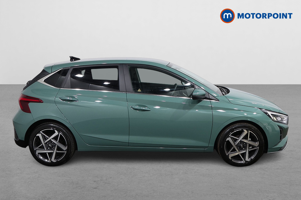 Hyundai I20 Premium Automatic Petrol Hatchback - Stock Number (1639997) - Drivers side