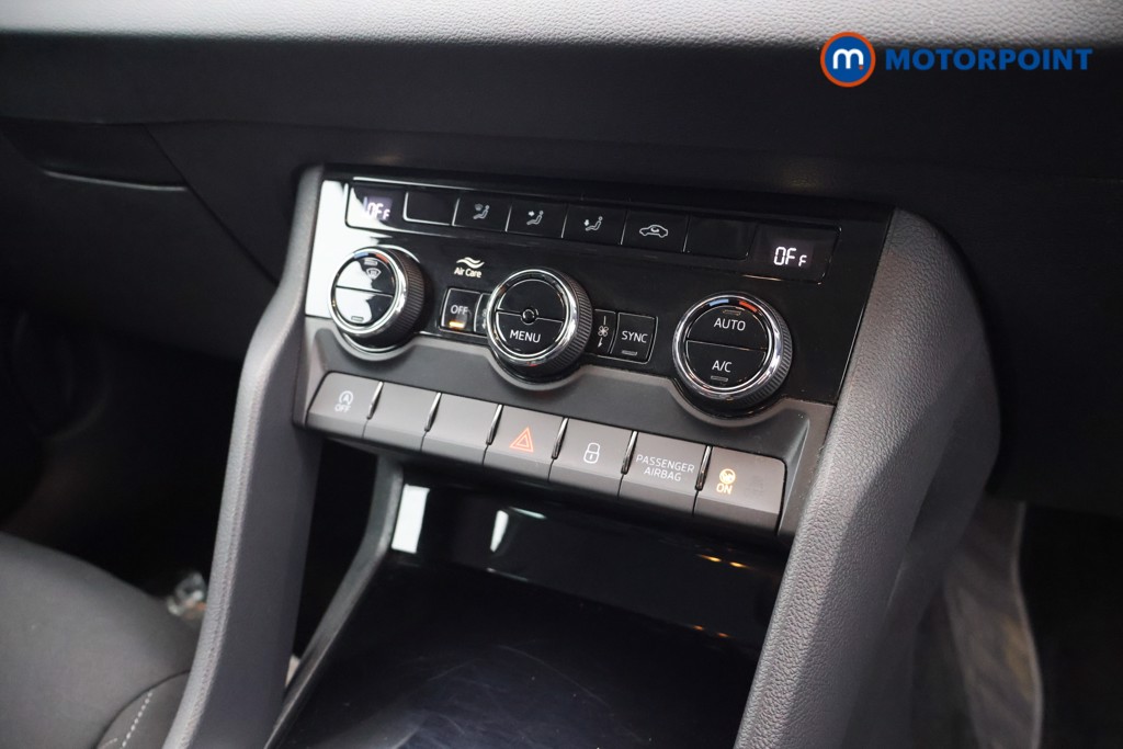 Skoda Karoq SE Manual Petrol SUV - Stock Number (1640417) - 4th supplementary image
