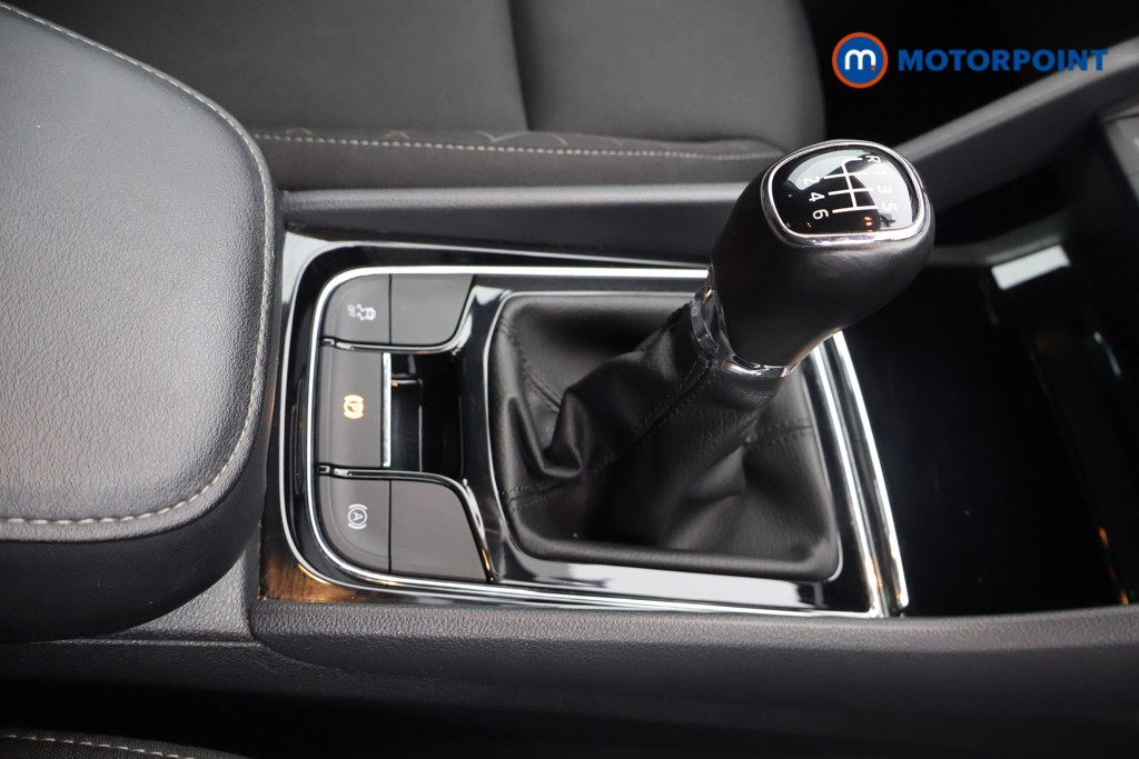 Skoda Karoq SE Manual Petrol SUV - Stock Number (1640417) - 5th supplementary image