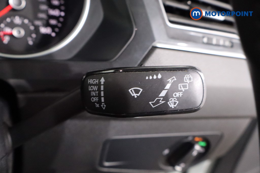 Volkswagen Tiguan Life Manual Petrol SUV - Stock Number (1641692) - 15th supplementary image