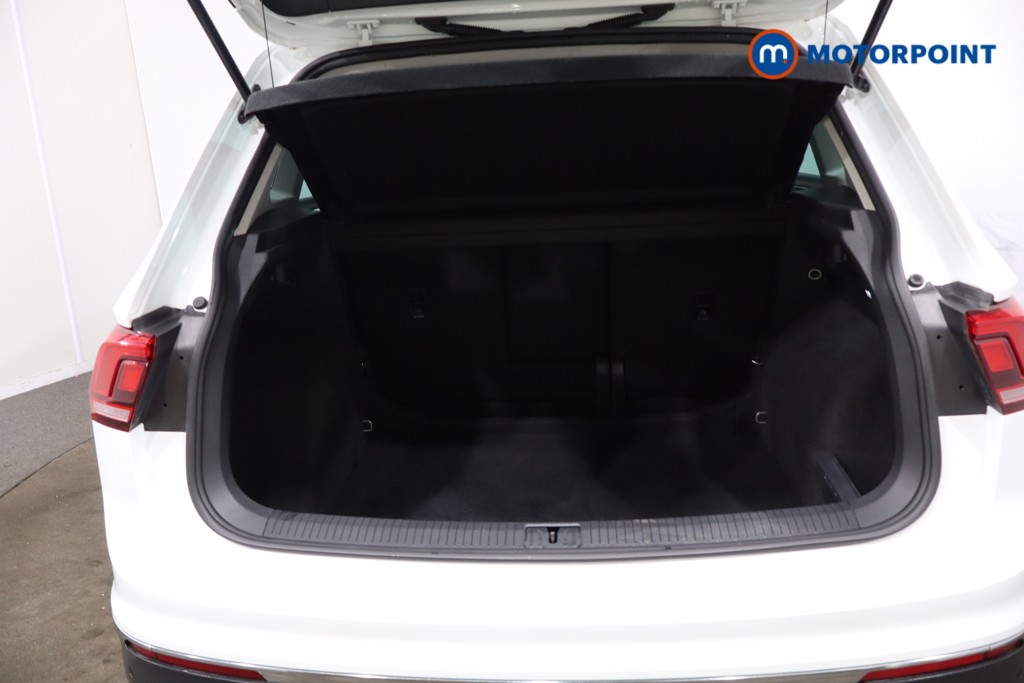 Volkswagen Tiguan Life Manual Petrol SUV - Stock Number (1641692) - 35th supplementary image