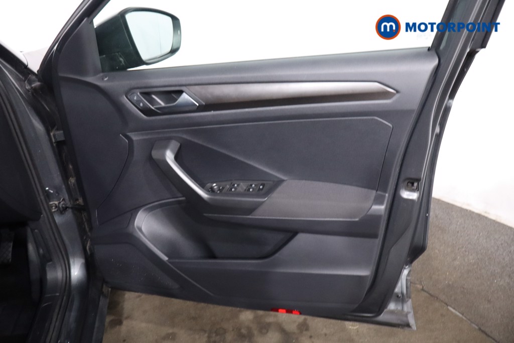 Volkswagen T-Roc SE Manual Diesel SUV - Stock Number (1641860) - 23rd supplementary image