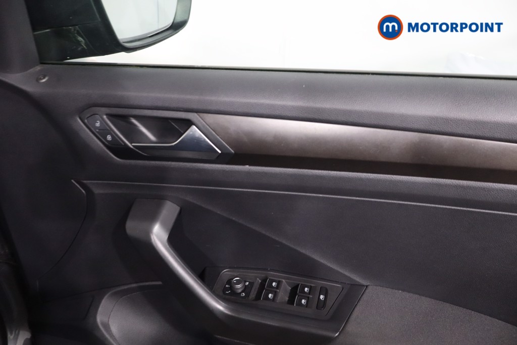 Volkswagen T-Roc SE Manual Diesel SUV - Stock Number (1641860) - 24th supplementary image