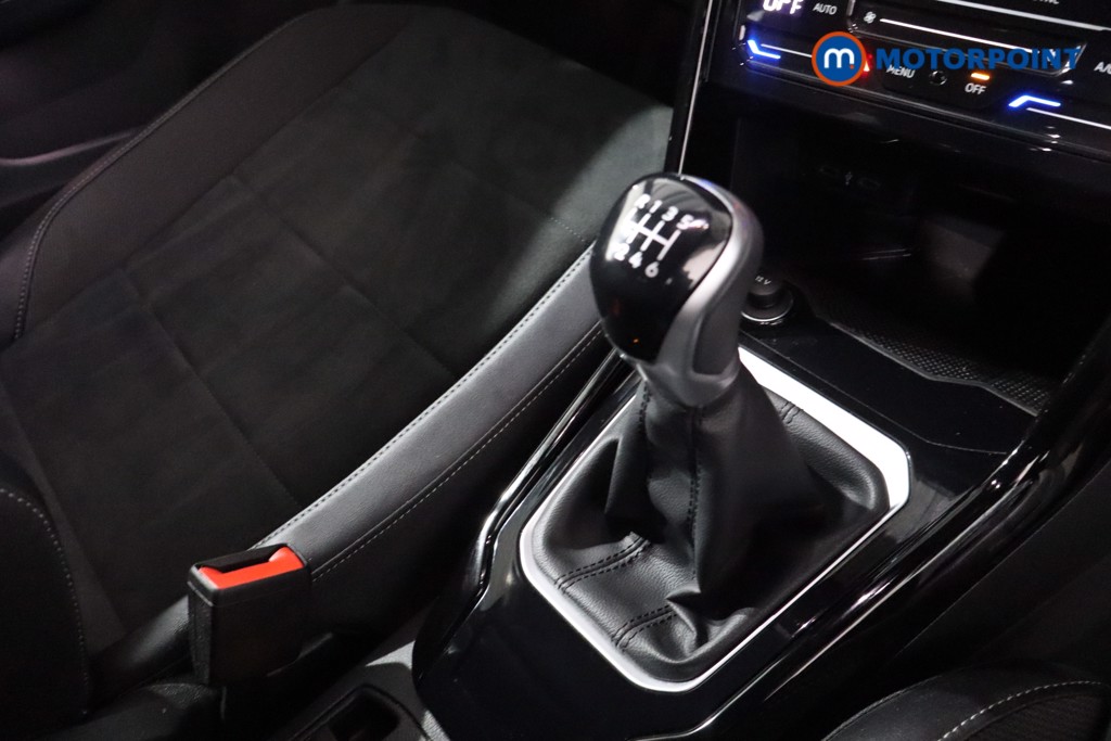 Volkswagen T-Roc R-Line Manual Petrol SUV - Stock Number (1642094) - 21st supplementary image