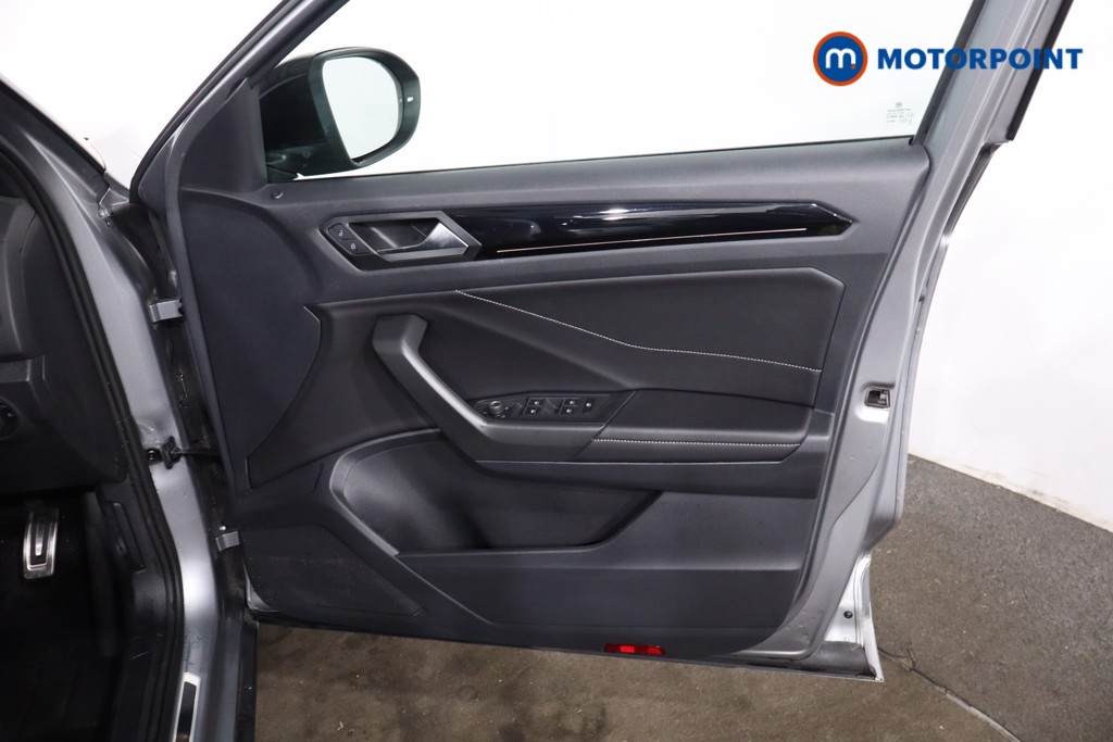 Volkswagen T-Roc R-Line Manual Petrol SUV - Stock Number (1642094) - 24th supplementary image