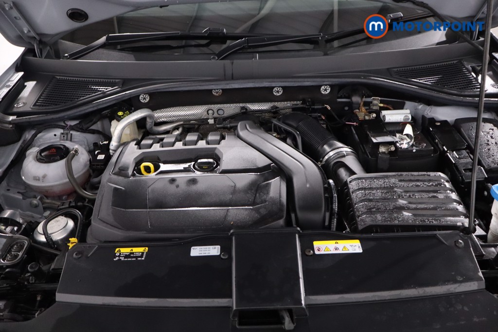 Volkswagen T-Roc R-Line Manual Petrol SUV - Stock Number (1642094) - 33rd supplementary image