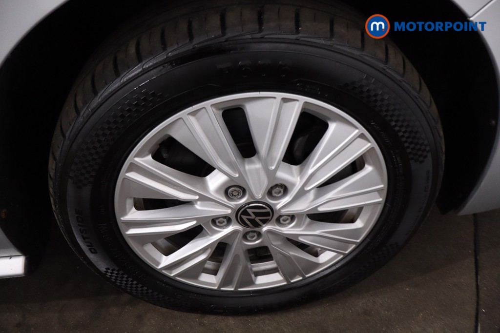 Volkswagen Multivan Life Automatic Petrol Plug-In Hybrid People Carrier - Stock Number (1603231) - 10th supplementary image
