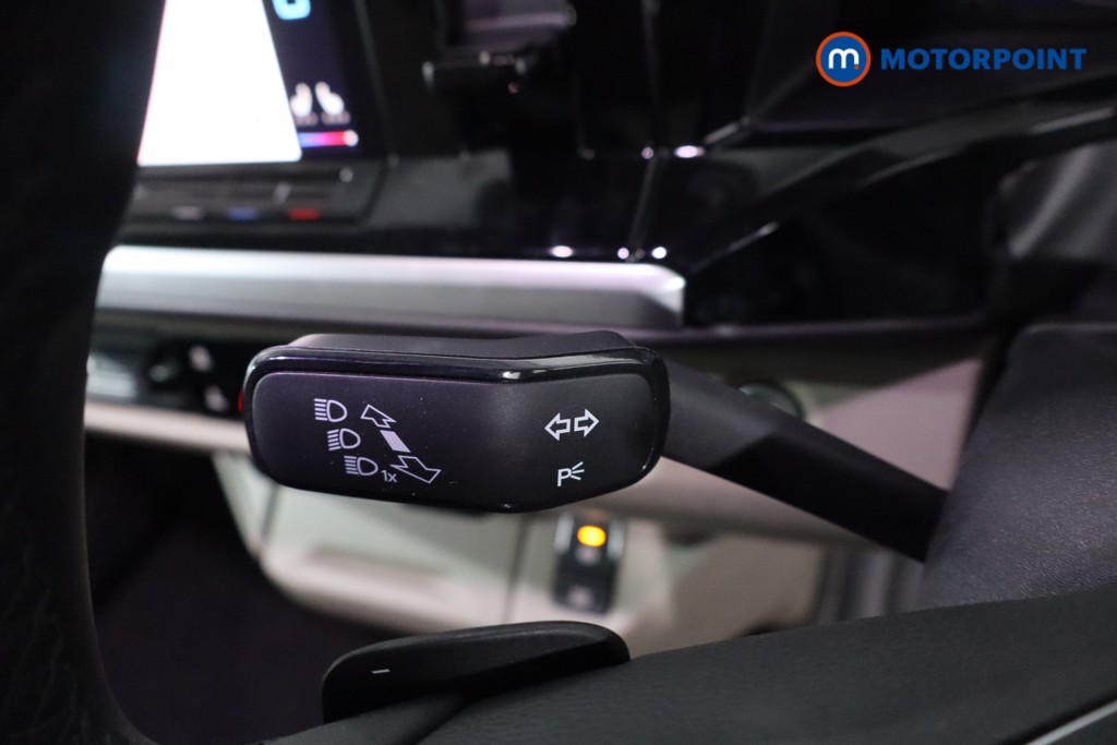 Volkswagen Multivan Life Automatic Petrol Plug-In Hybrid People Carrier - Stock Number (1603231) - 15th supplementary image