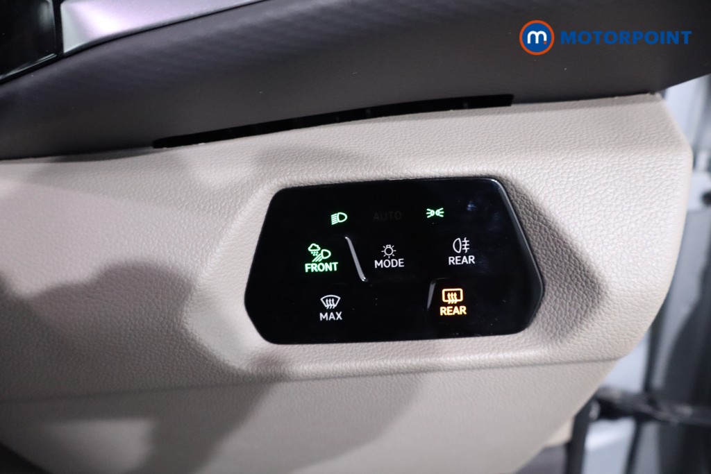 Volkswagen Multivan Life Automatic Petrol Plug-In Hybrid People Carrier - Stock Number (1603231) - 17th supplementary image