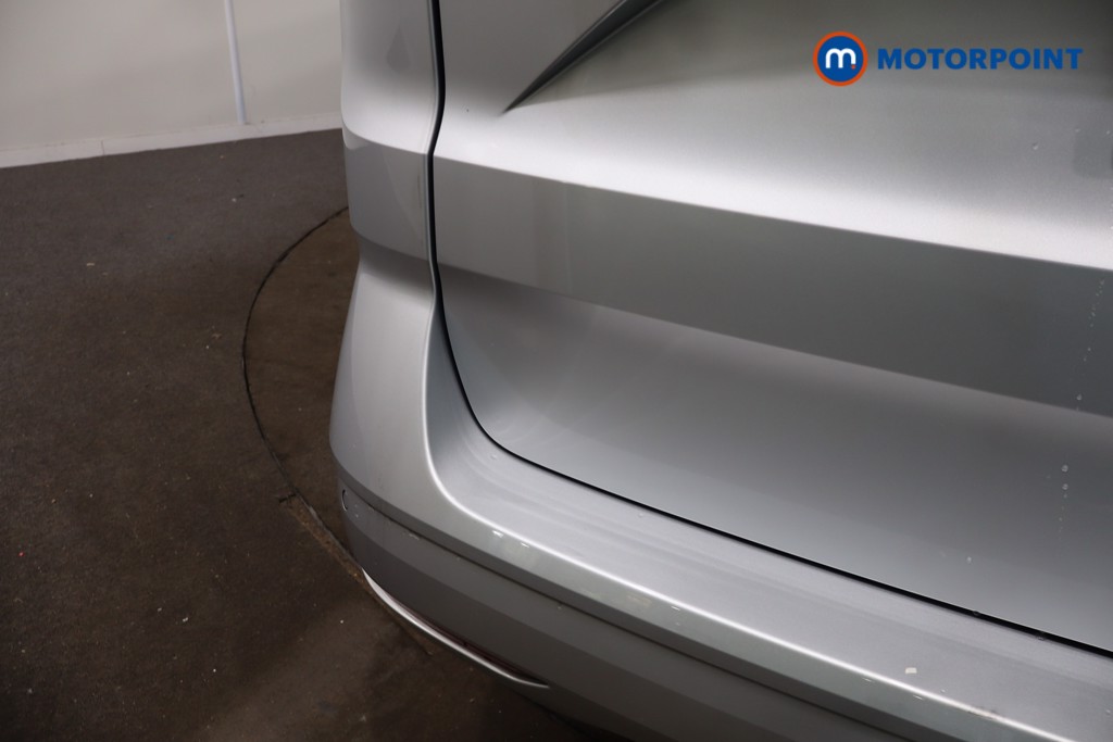 Volkswagen Multivan Life Automatic Petrol Plug-In Hybrid People Carrier - Stock Number (1603231) - 36th supplementary image