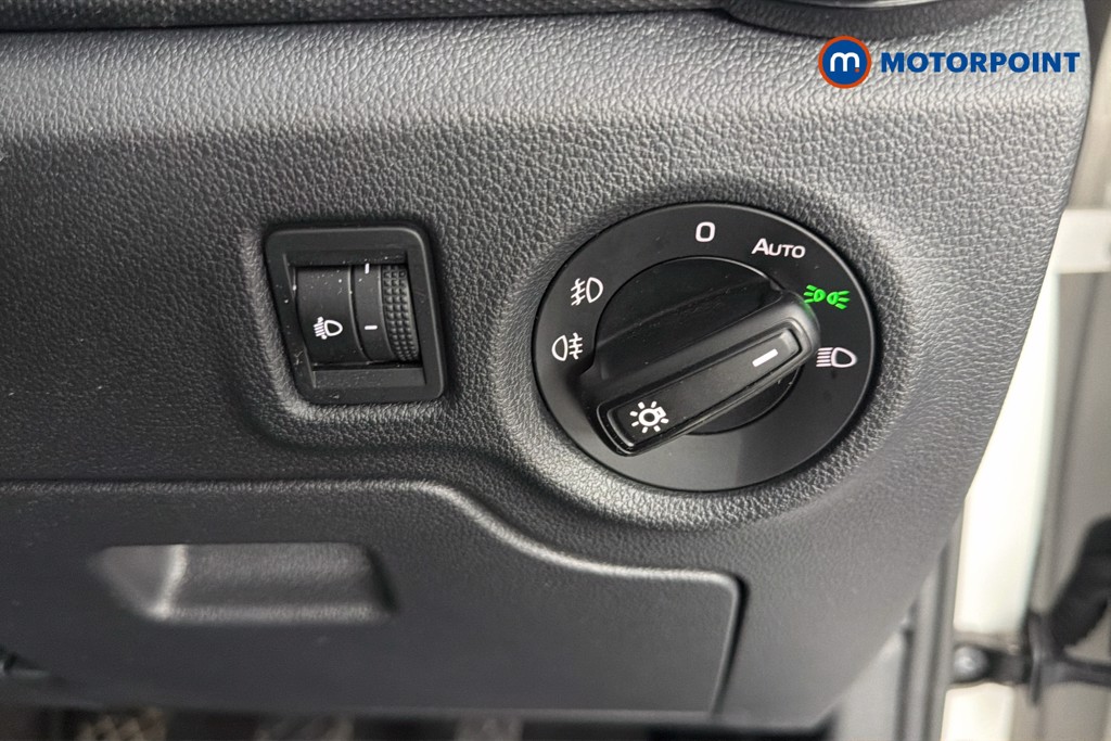 Skoda Fabia Colour Edition Manual Petrol Hatchback - Stock Number (1615081) - 18th supplementary image