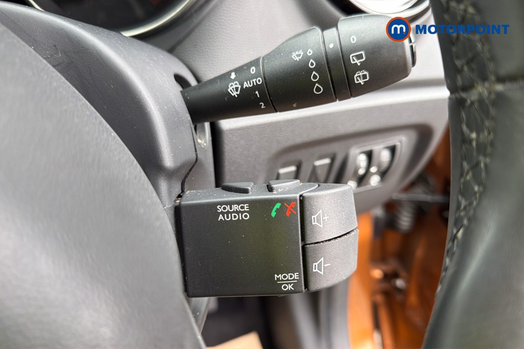 Renault Captur Iconic Automatic Petrol SUV - Stock Number (1617516) - 7th supplementary image