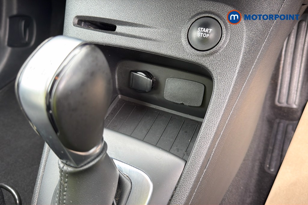 Renault Captur Iconic Automatic Petrol SUV - Stock Number (1617516) - 17th supplementary image