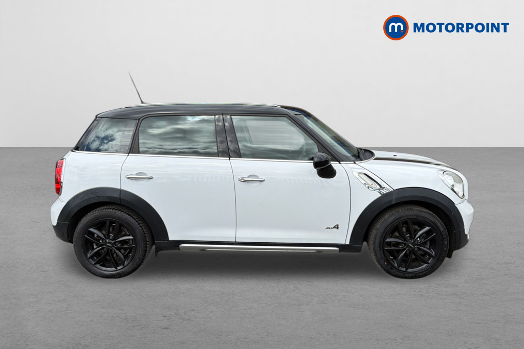 Mini Countryman Cooper Manual Diesel Hatchback - Stock Number (1619063) - Drivers side
