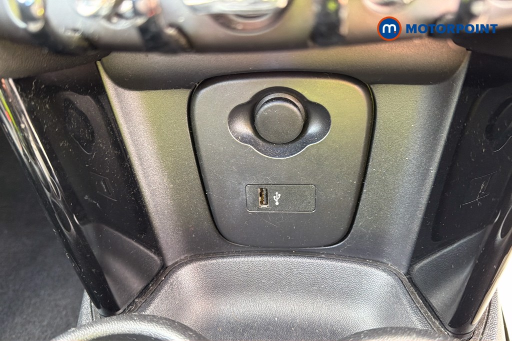 Mini Hatchback Cooper Classic Manual Petrol Hatchback - Stock Number (1625063) - 17th supplementary image