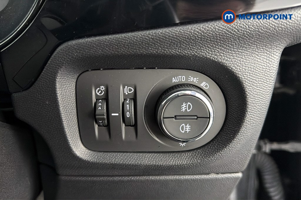Vauxhall Corsa Elite Nav Premium Manual Petrol Hatchback - Stock Number (1626000) - 18th supplementary image