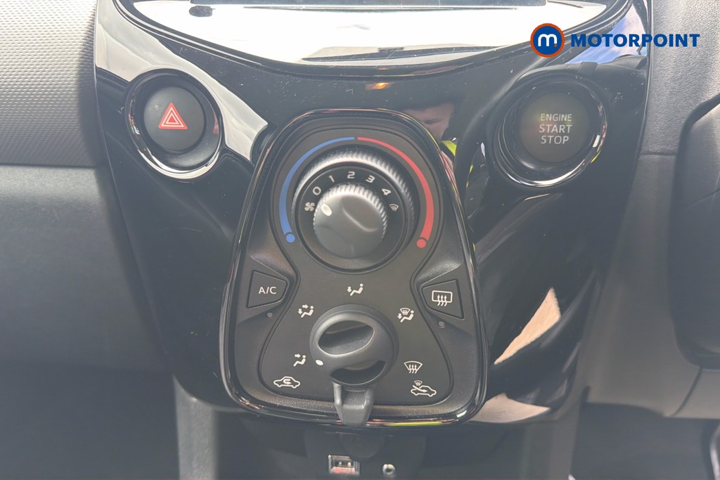Peugeot 108 Allure Manual Petrol Hatchback - Stock Number (1632764) - 12th supplementary image