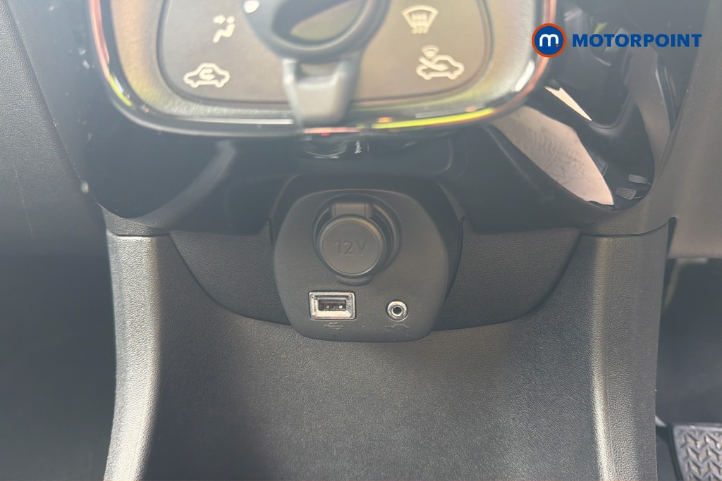 Peugeot 108 Allure Manual Petrol Hatchback - Stock Number (1632764) - 17th supplementary image