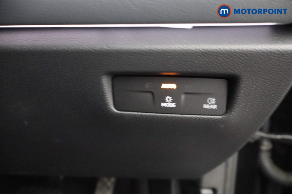 Volkswagen Passat Life Automatic Petrol Plug-In Hybrid Estate - Stock Number (1632903) - 15th supplementary image