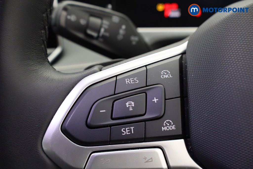 Volkswagen Passat Life Automatic Petrol Plug-In Hybrid Estate - Stock Number (1632903) - 17th supplementary image