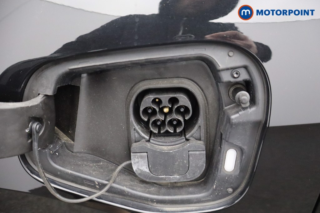 Volkswagen Passat Life Automatic Petrol Plug-In Hybrid Estate - Stock Number (1632903) - 28th supplementary image
