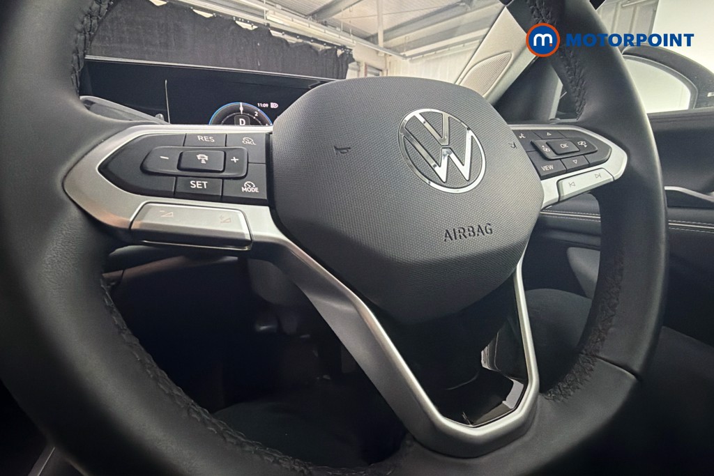 Volkswagen Passat Life Automatic Petrol Plug-In Hybrid Estate - Stock Number (1632915) - 5th supplementary image