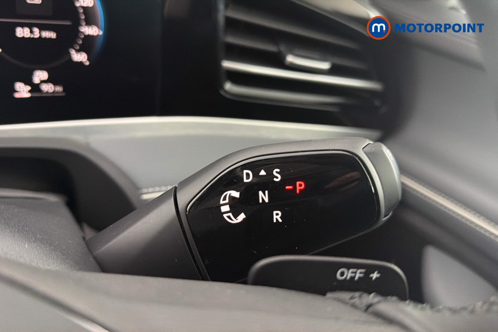 Volkswagen Passat Life Automatic Petrol Plug-In Hybrid Estate - Stock Number (1632915) - 7th supplementary image