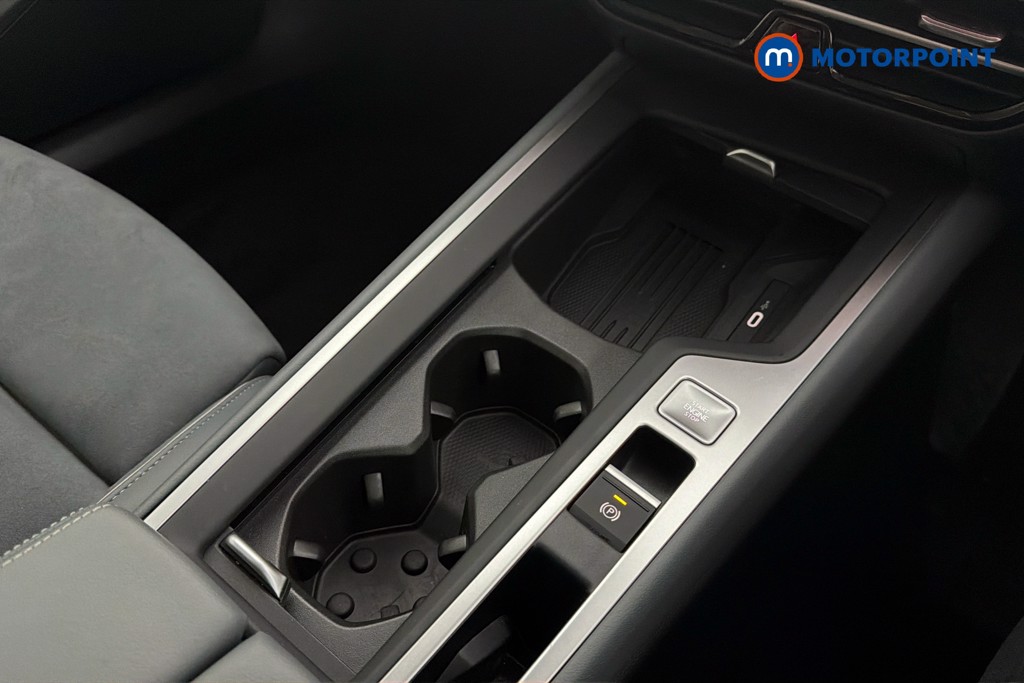 Volkswagen Passat Life Automatic Petrol Plug-In Hybrid Estate - Stock Number (1632915) - 16th supplementary image