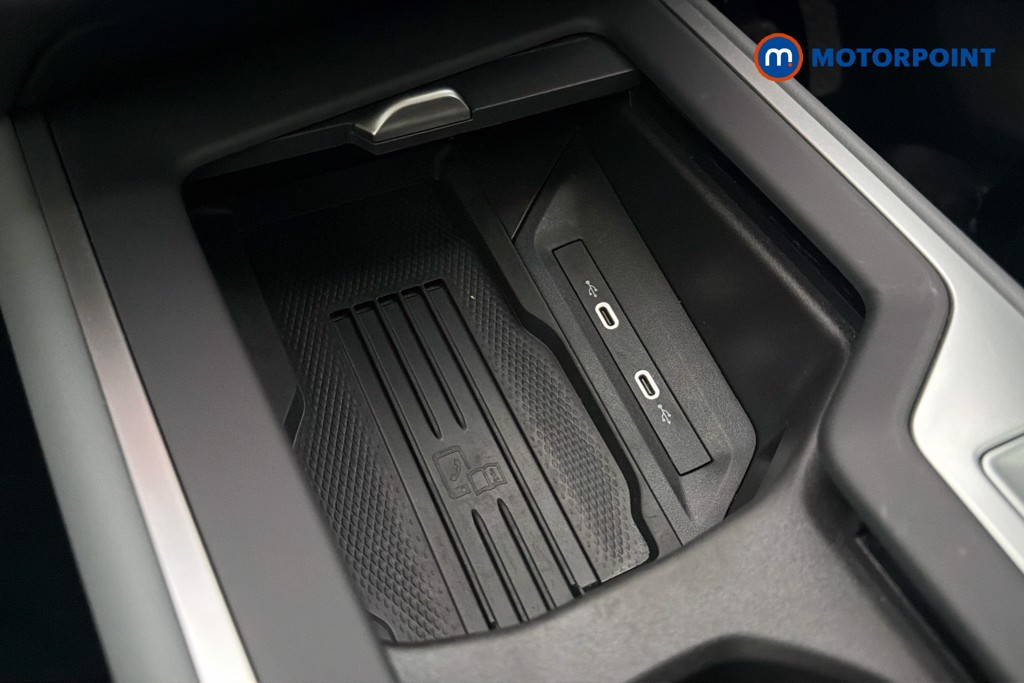 Volkswagen Passat Life Automatic Petrol Plug-In Hybrid Estate - Stock Number (1632915) - 17th supplementary image