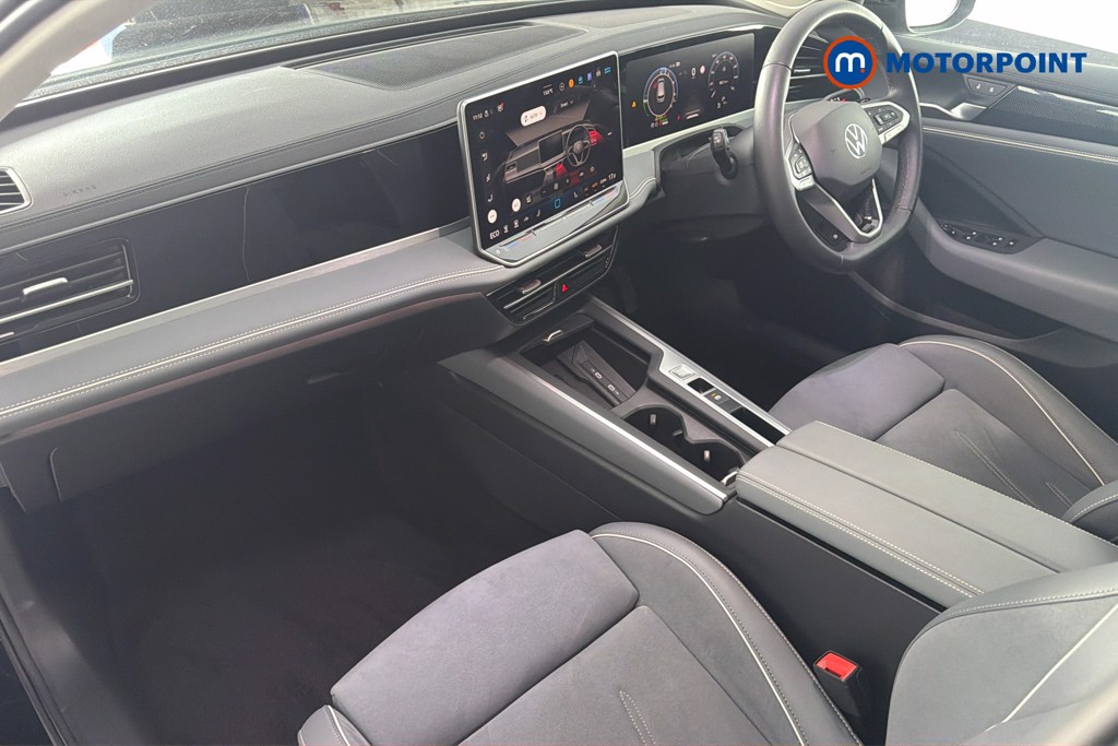 Volkswagen Passat Life Automatic Petrol Plug-In Hybrid Estate - Stock Number (1632915) - 24th supplementary image