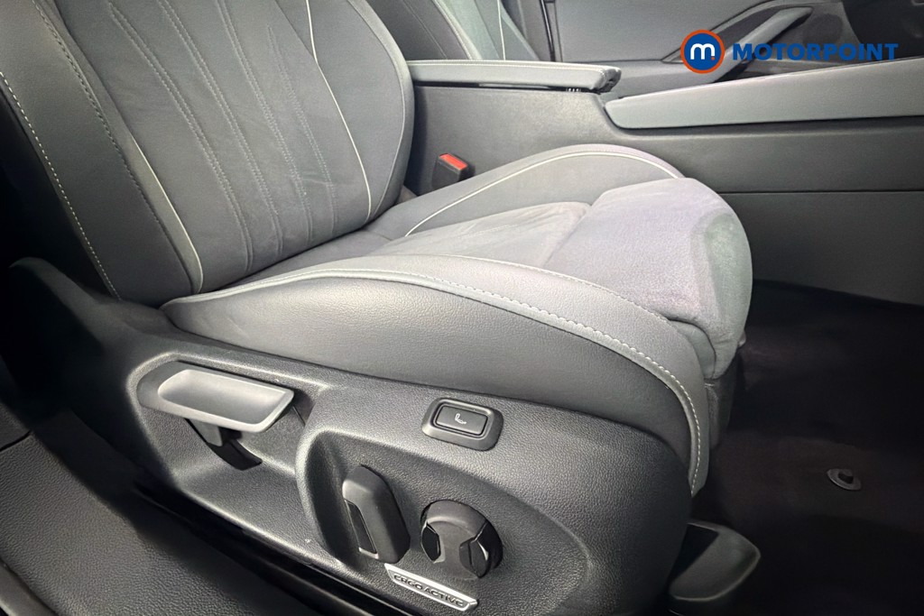 Volkswagen Passat Life Automatic Petrol Plug-In Hybrid Estate - Stock Number (1632915) - 25th supplementary image