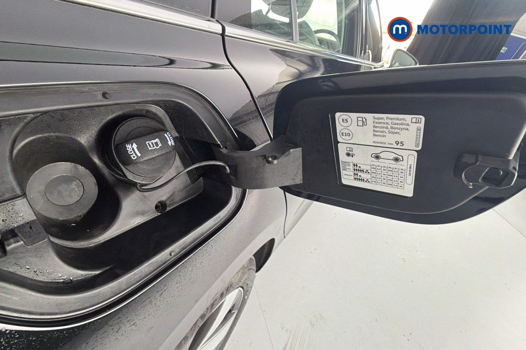 Volkswagen Passat Life Automatic Petrol Plug-In Hybrid Estate - Stock Number (1632915) - 41st supplementary image