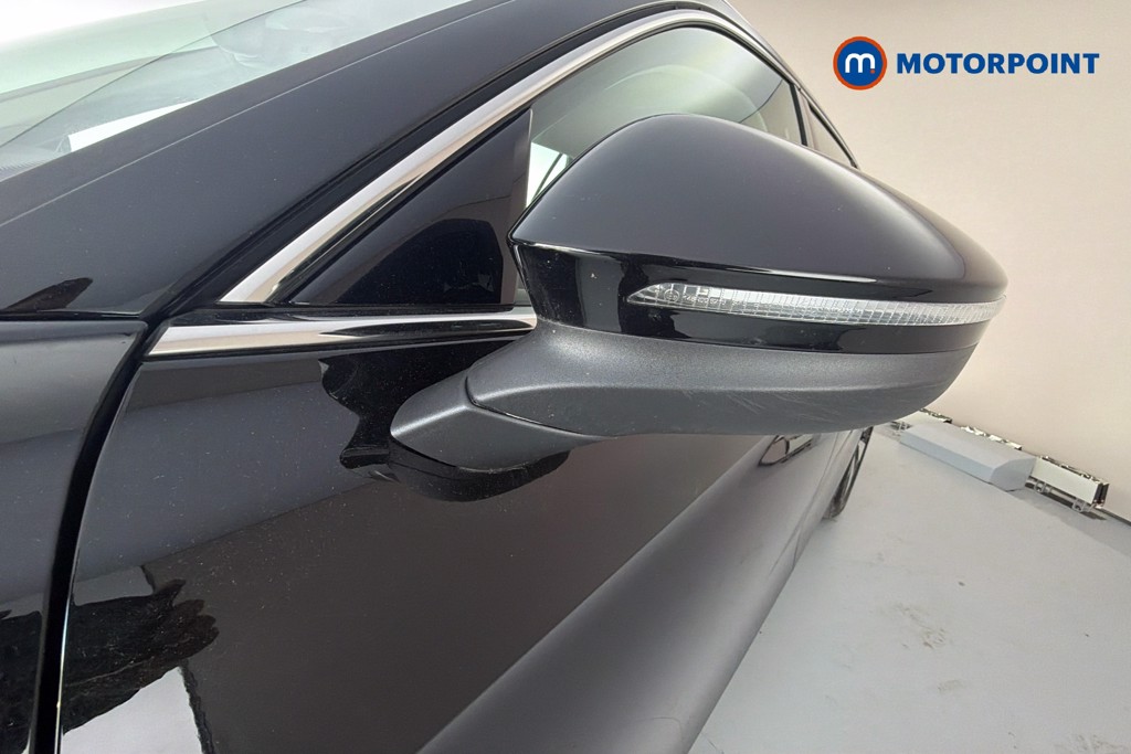 Volkswagen Passat Life Automatic Petrol Plug-In Hybrid Estate - Stock Number (1632915) - 43rd supplementary image